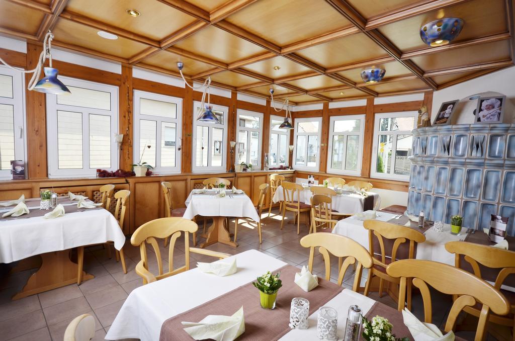 Hotel Zur Schmiede Алсфелд Екстериор снимка